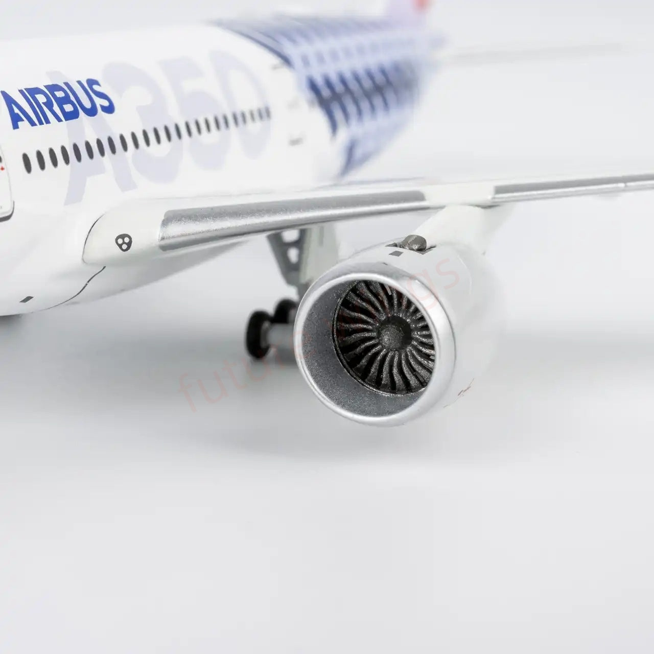 1:400 NG Models NG39116 China Airlines A350-900 B-18918 Aircraft Model+Free Tractor