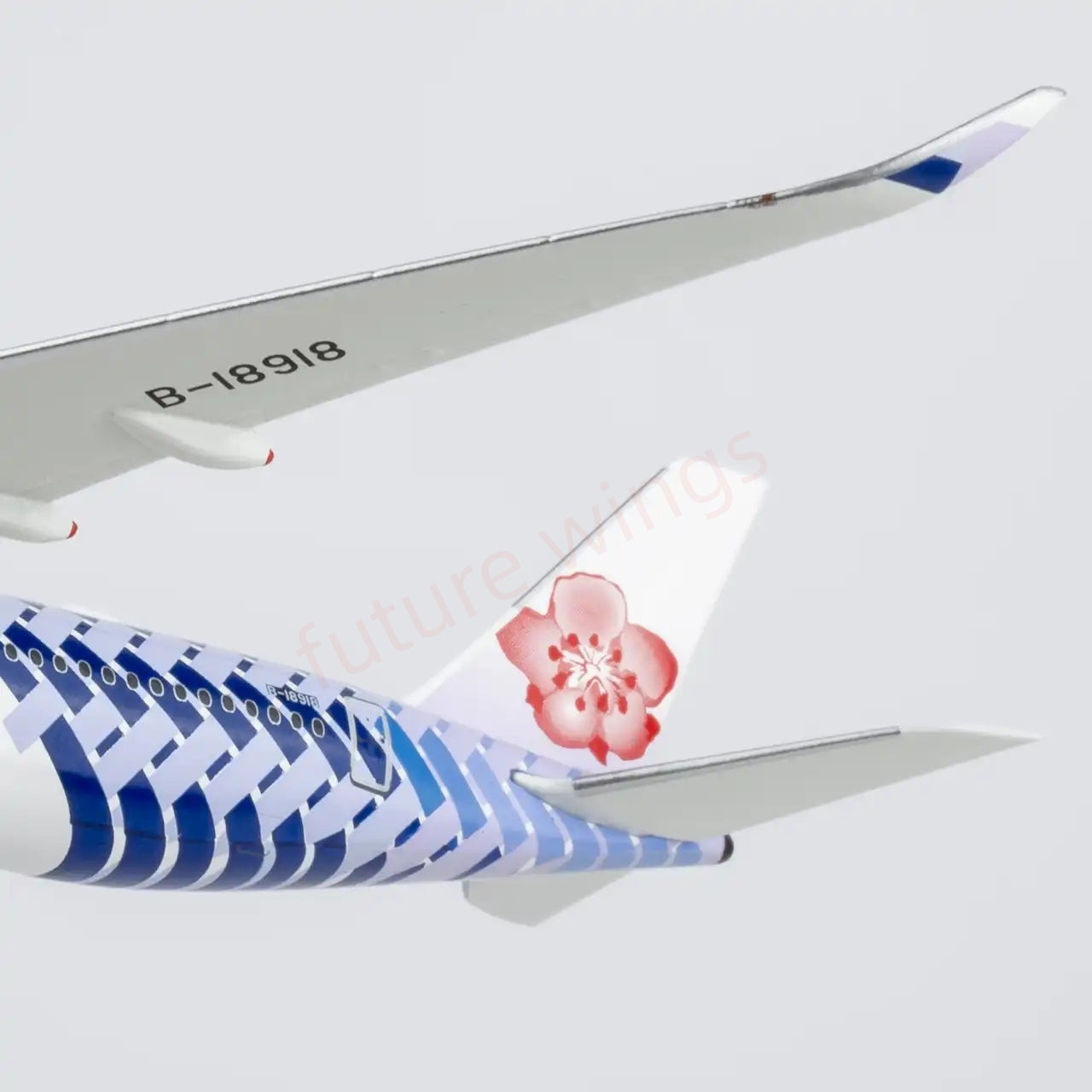 1:400 NG Models NG39101 China Airlines A350-900 B-18918 "Luxury Package"Aircraft Model+Free Tractor