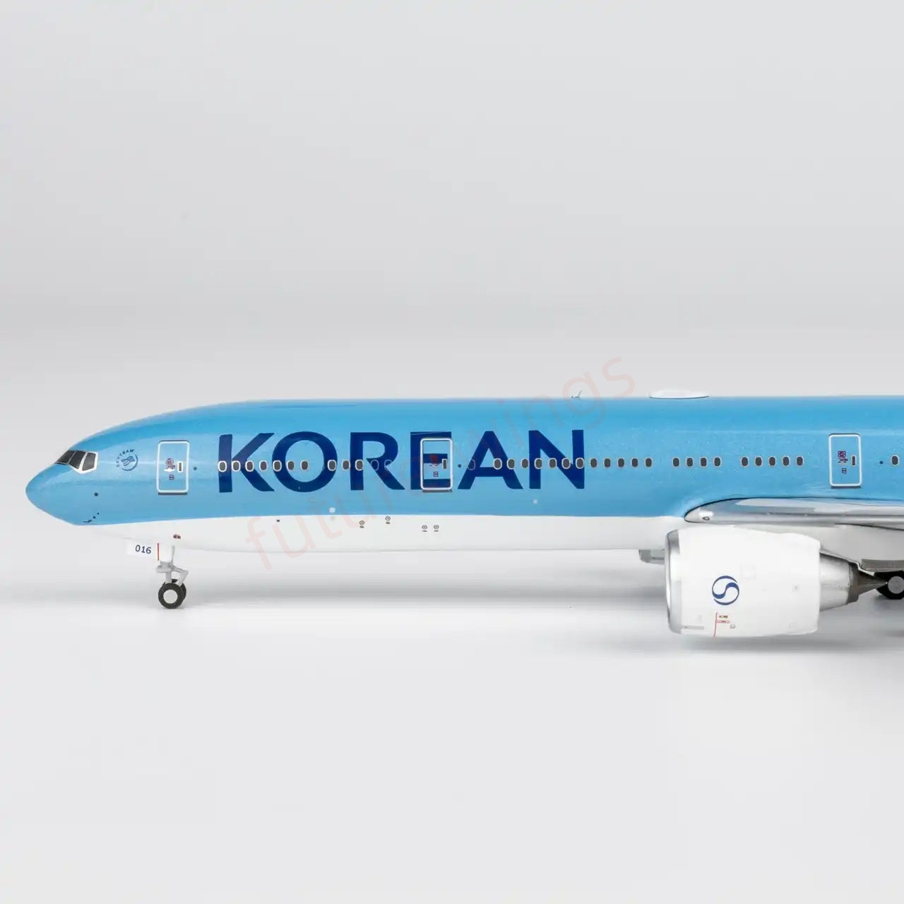 1:400 NG Models NG73086 Korean Air B777-300ER HL2016 "BlackPink" "Luxury Package" Aircraft Model+Free Tractor