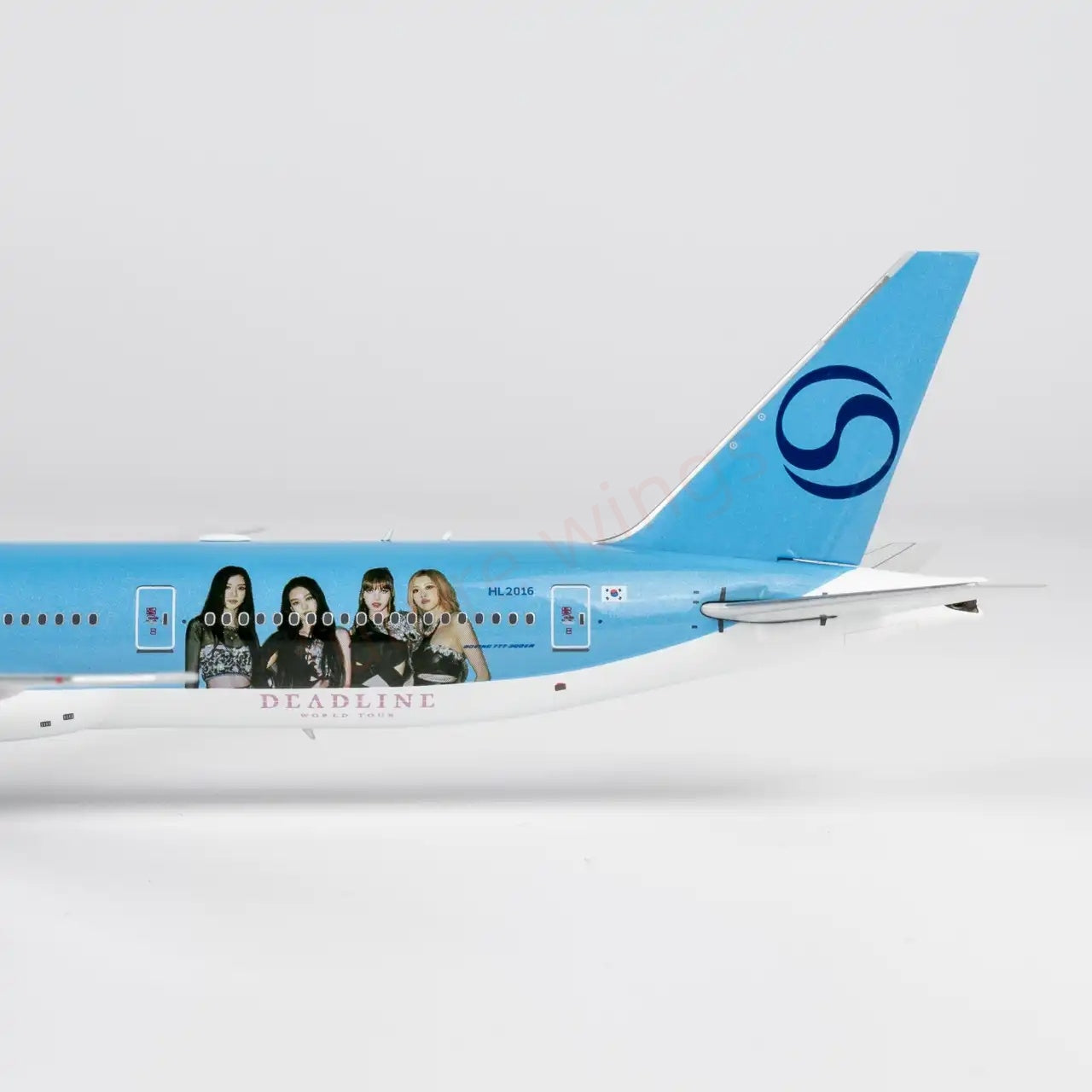 1:400 NG Models NG73086 Korean Air B777-300ER HL2016 "BlackPink" "Luxury Package" Aircraft Model+Free Tractor