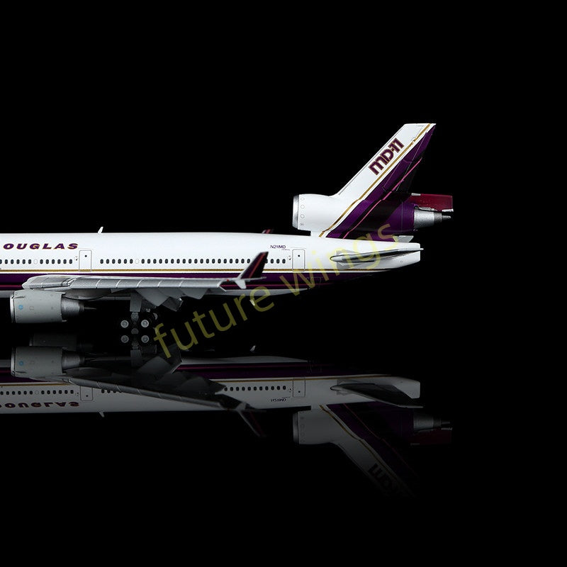 1:400 YY Wings McDonnell Douglas MD-11 N211MD Aircraft Model+Free Tractor