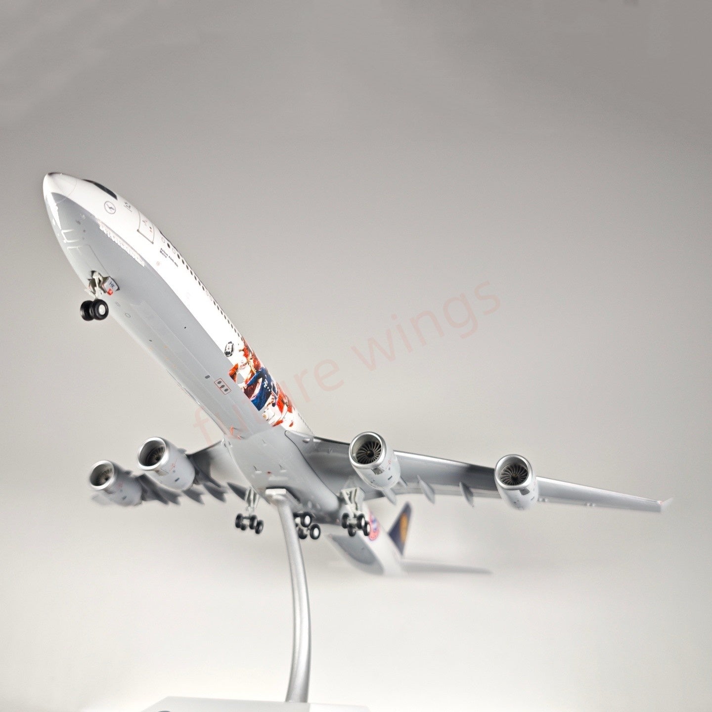 1:200 Z² Model(JC Wings) Lufthansa Airlines A340-600 D-AIHK “Bayern Munich”Diecast Aircraft Model With Stand