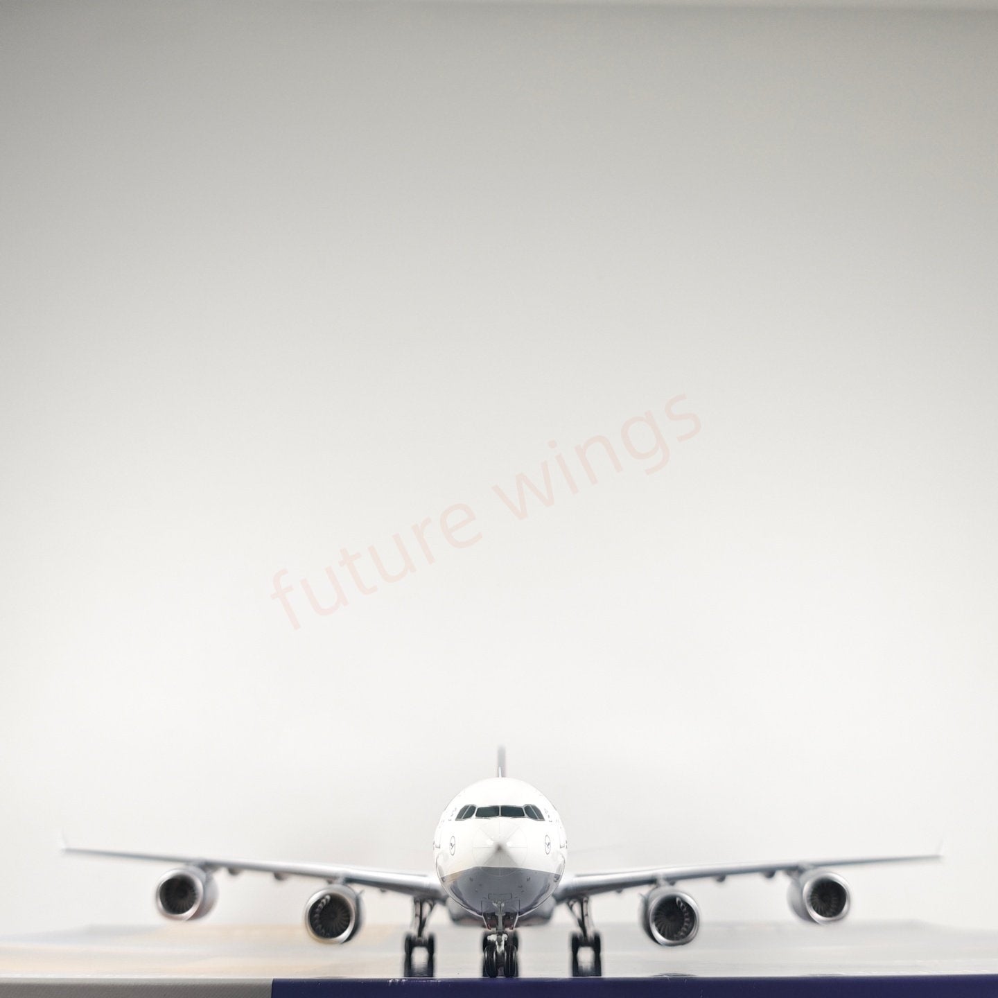 1:200 Z² Model(JC Wings) Lufthansa Airlines A340-600 D-AIHK “Bayern Munich”Diecast Aircraft Model With Stand