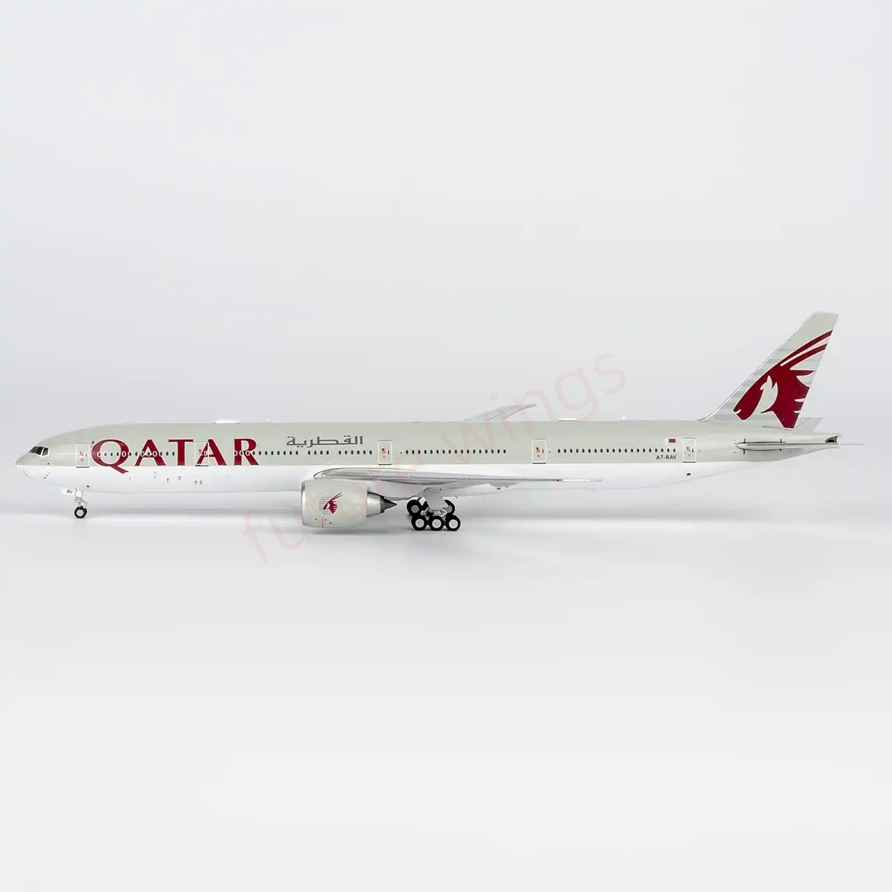 1:400 NG Models NG73083 Qatar Airways B777-300ER A7-BAV Aircraft Model+Free Tractor