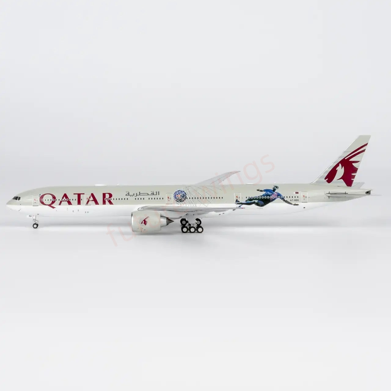 1:400 NG Models NG73085 Qatar Airways B777-300ER A7-BEK Aircraft Model+Free Tractor