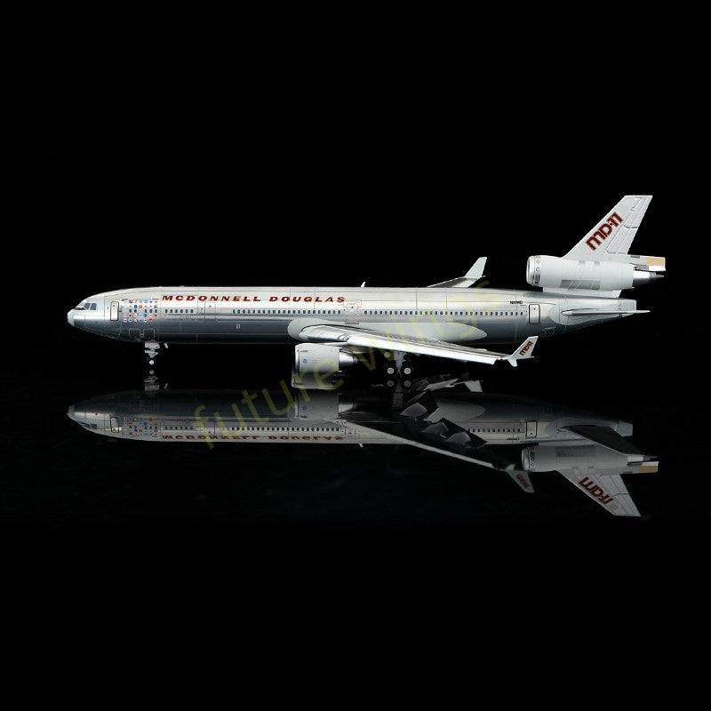 1:400 YY Wings McDonnell Douglas MD-11 N111MD Aircraft Model+Free Tractor