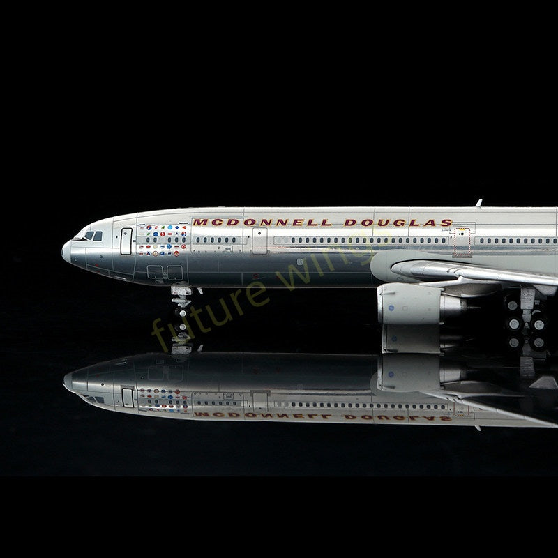 1:400 YY Wings McDonnell Douglas MD-11 N111MD Aircraft Model+Free Tractor