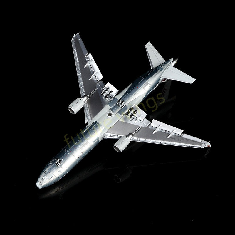 1:400 YY Wings McDonnell Douglas MD-11 N111MD Aircraft Model+Free Tractor