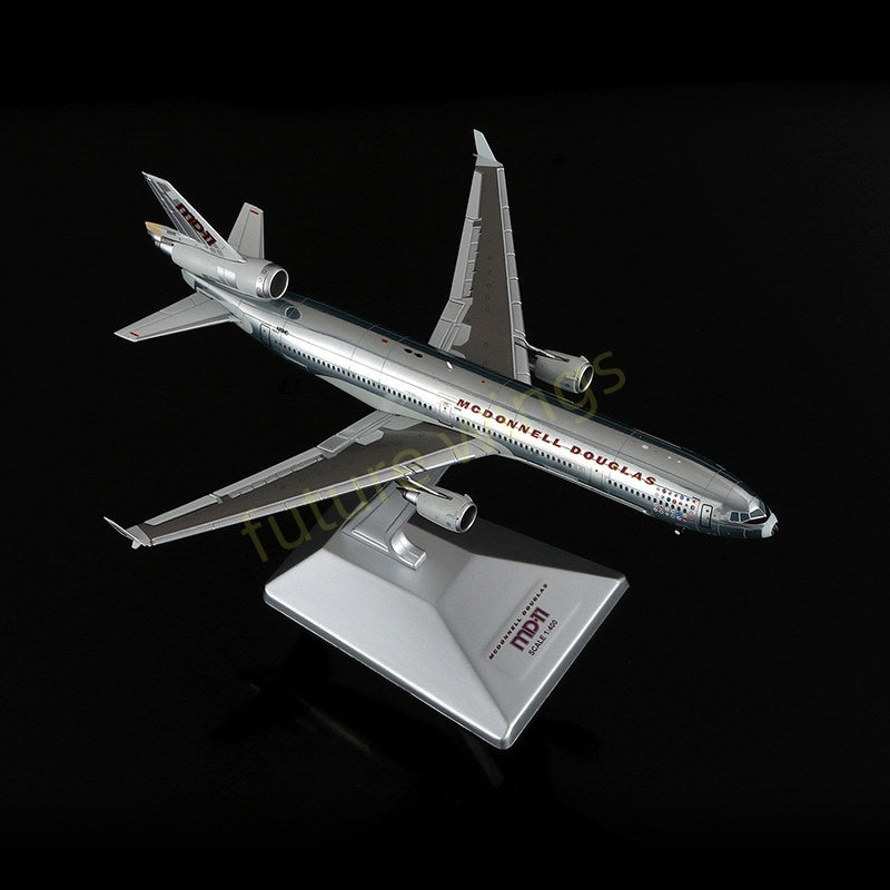 1:400 YY Wings McDonnell Douglas MD-11 N111MD Aircraft Model+Free Tractor