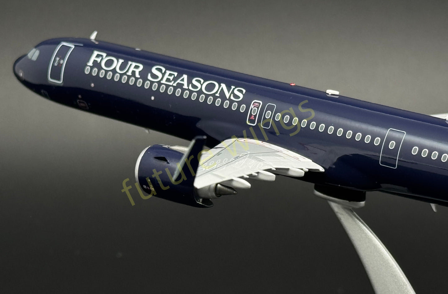 1:200 KJ Models(InFlight200) Four Seasons A321 G-XATW Diecast Aircraft Model