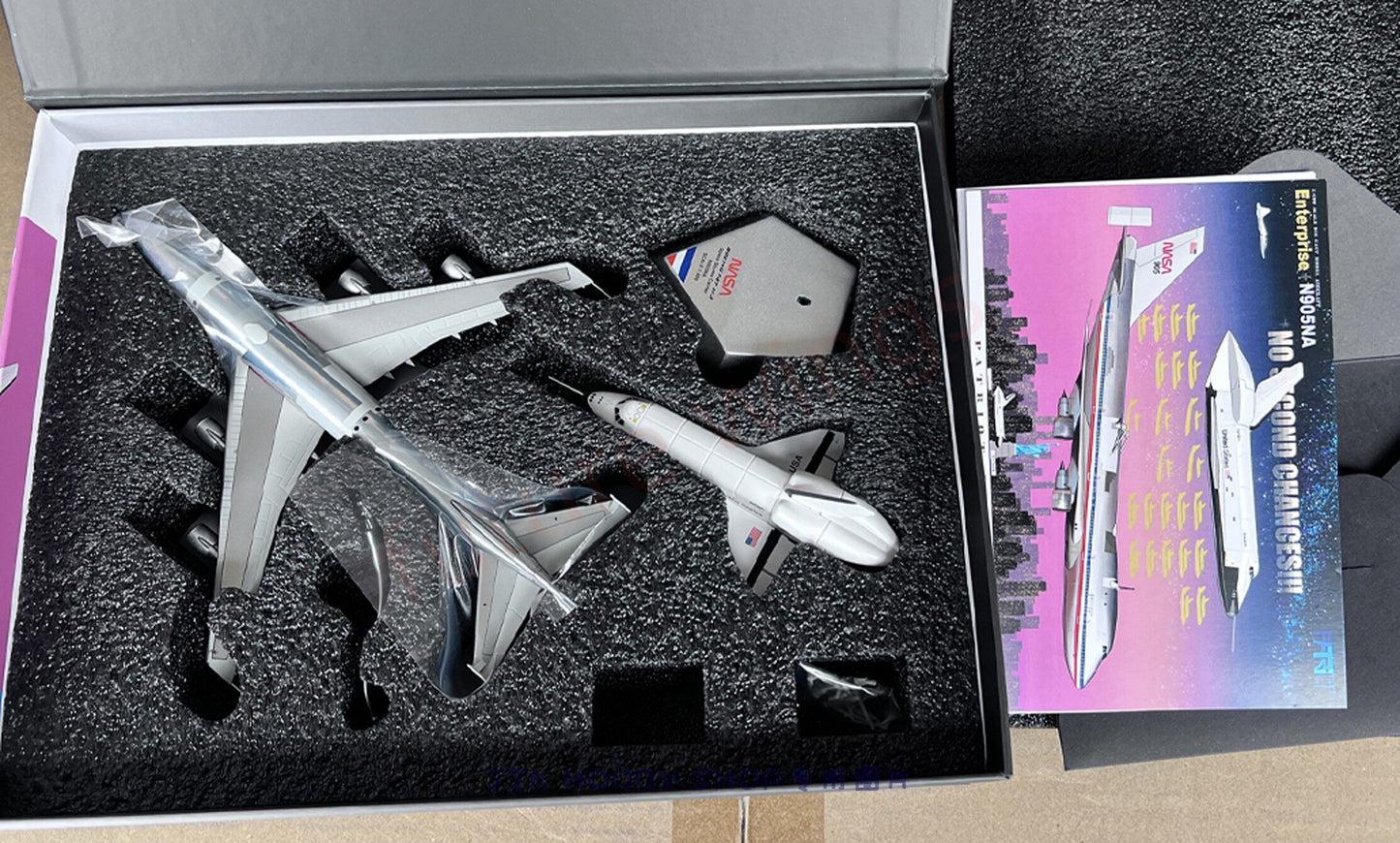 1:400 Patriot  NASA Boeing 747-100 N905NA + Space Shuttle OV-101 Free Stand+Tractor