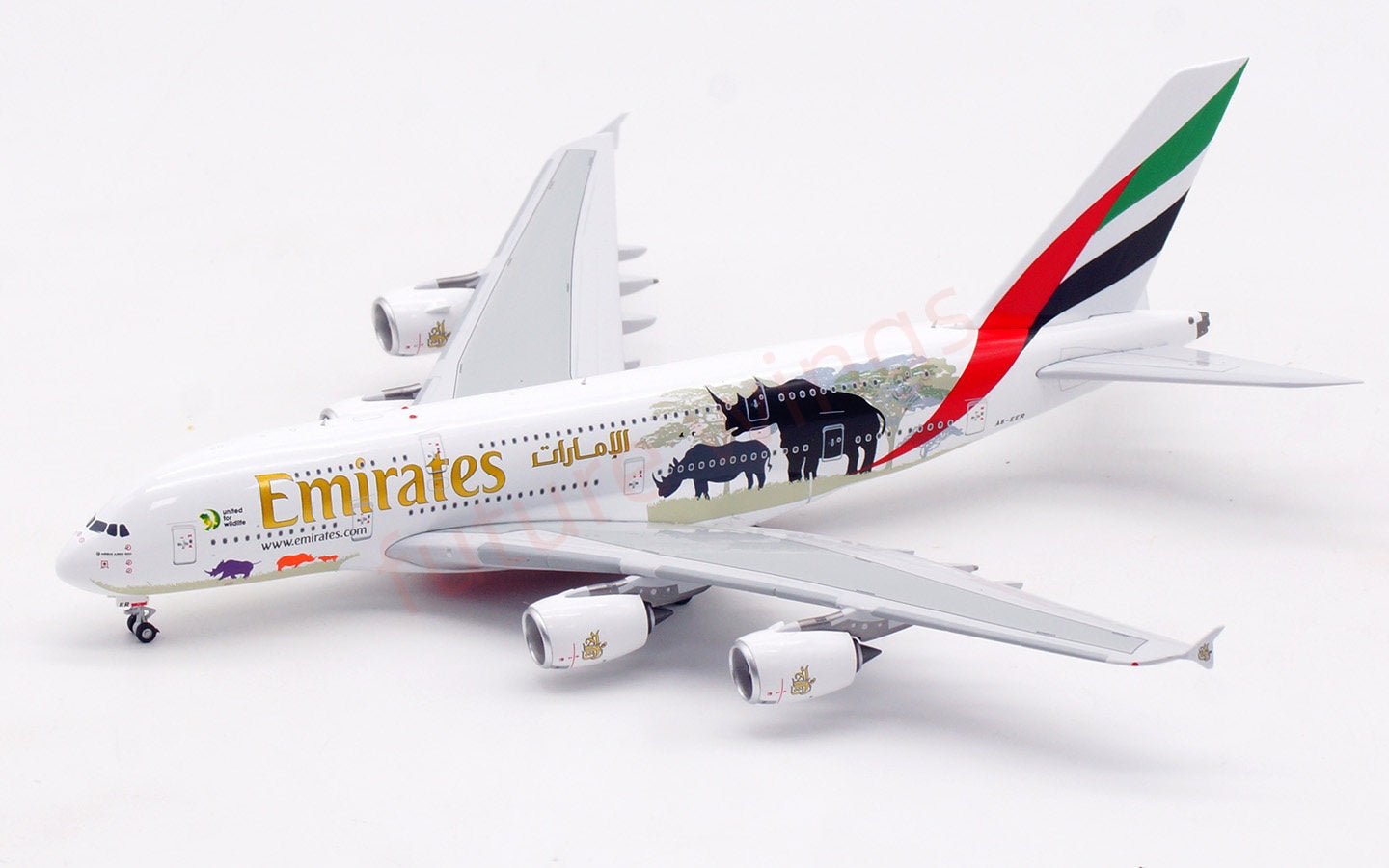 1:400 Aviation400 Emirates Airways A380 A6-EER Aircraft Model Free Tractor+Stand