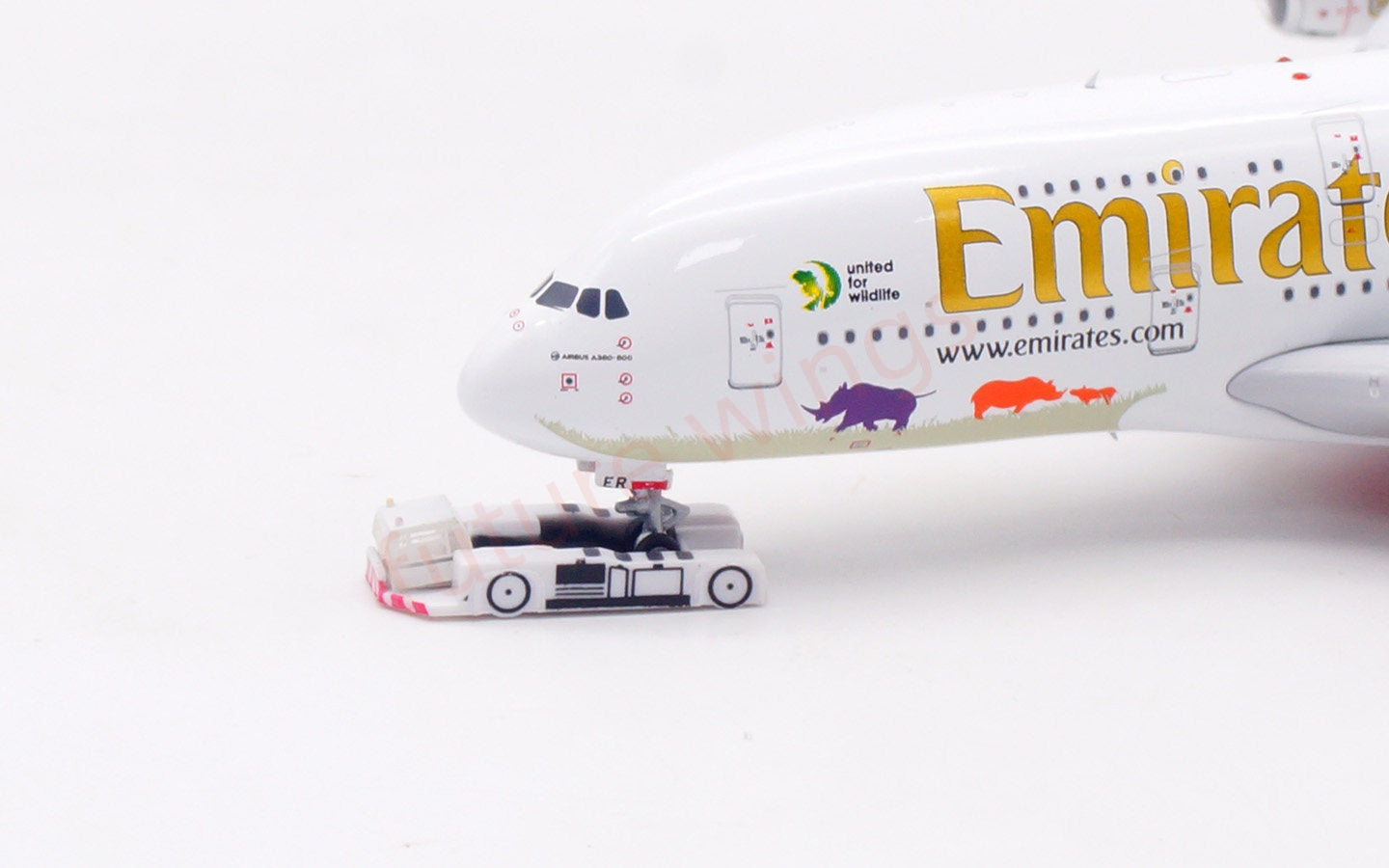 1:400 Aviation400 Emirates Airways A380 A6-EER Aircraft Model Free Tractor+Stand