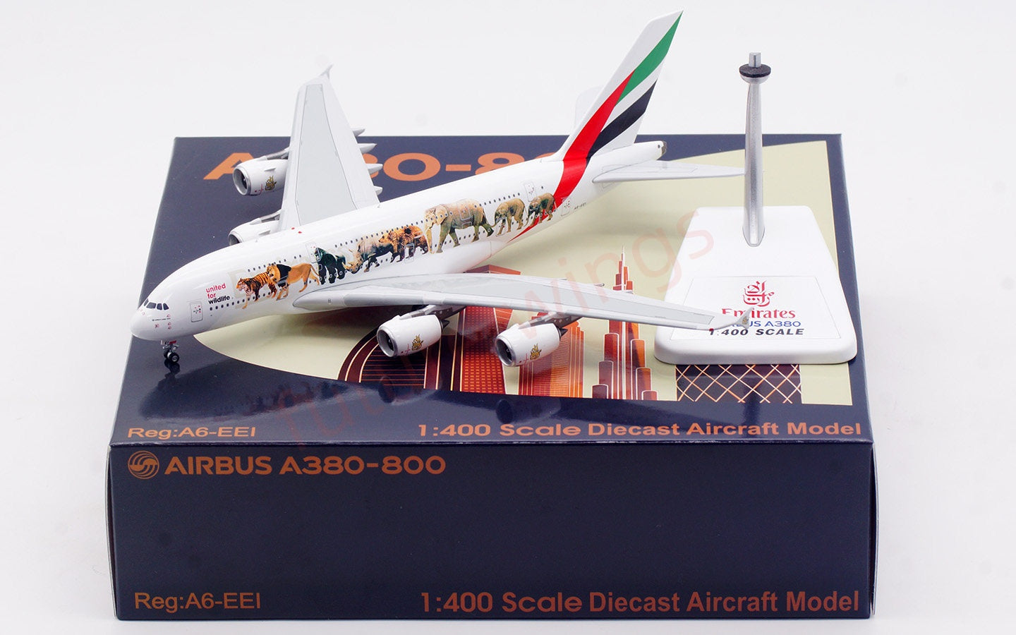 1:400 Aviation400 Emirates Airways A380 A6-EEI Aircraft Model Free Tractor+Stand