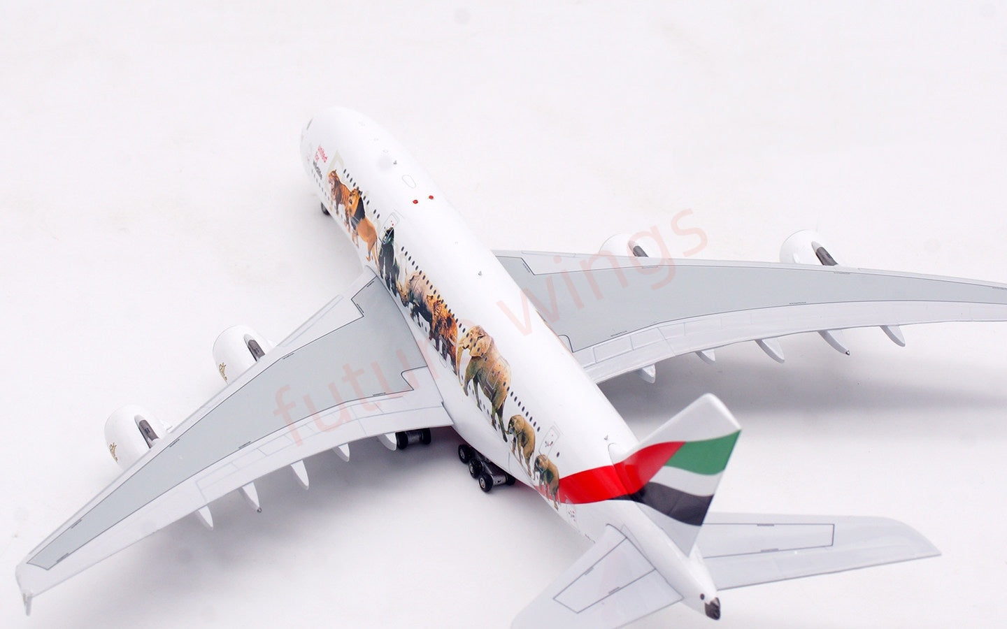 1:400 Aviation400 Emirates Airways A380 A6-EEI Aircraft Model Free Tractor+Stand