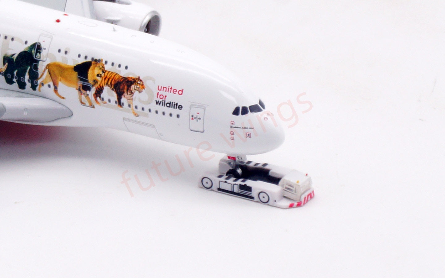 1:400 Aviation400 Emirates Airways A380 A6-EEI Aircraft Model Free Tractor+Stand
