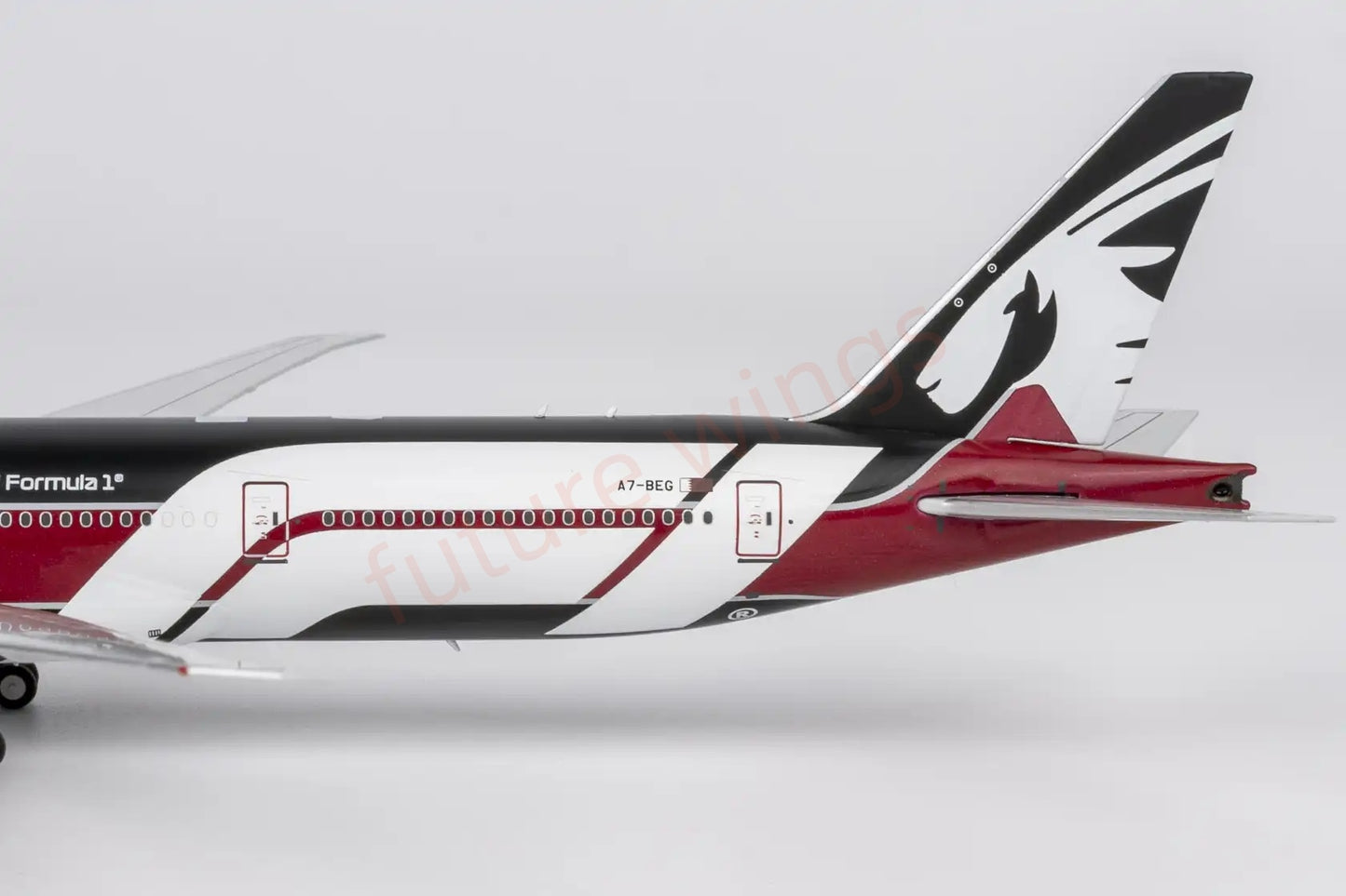 1:400 NG Models NG73095 Qatar Airways B777-300ER A7-BEG"Luxury Package" Aircraft Model+Free Tractor