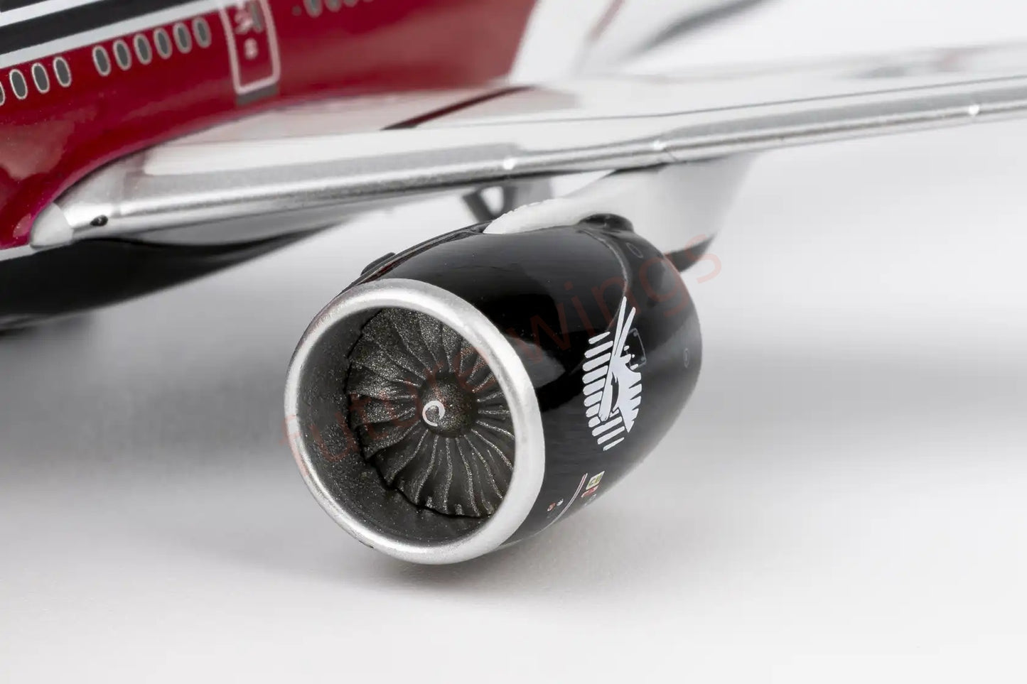1:400 NG Models NG73095 Qatar Airways B777-300ER A7-BEG"Luxury Package" Aircraft Model+Free Tractor