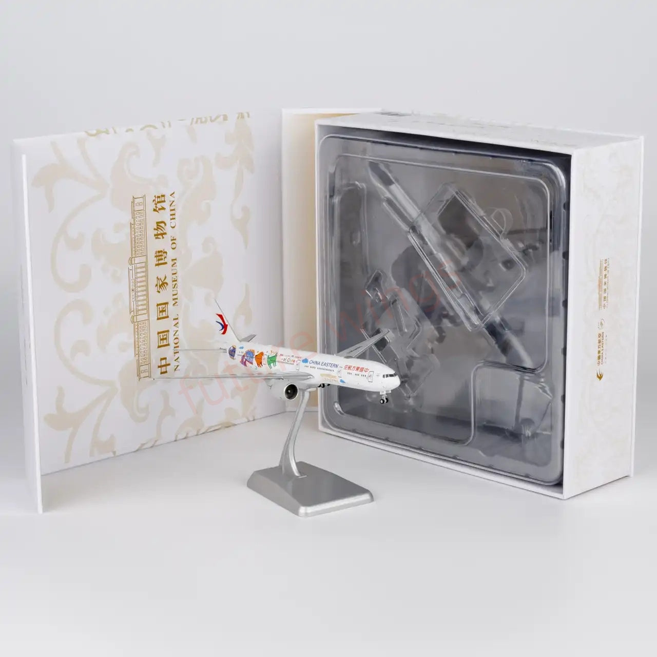 1:400 NG Models NG73088 China Eastern Airlines B777-300ER B-7882"Luxury Package" Aircraft Model+Free Tractor