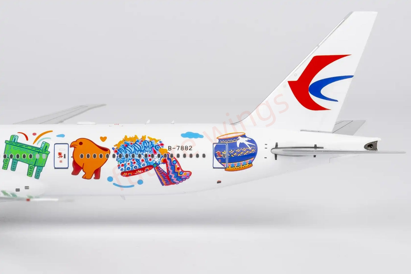 1:400 NG Models NG73089 China Eastern Airlines B777-300ER B-7882 Aircraft Model+Free Tractor