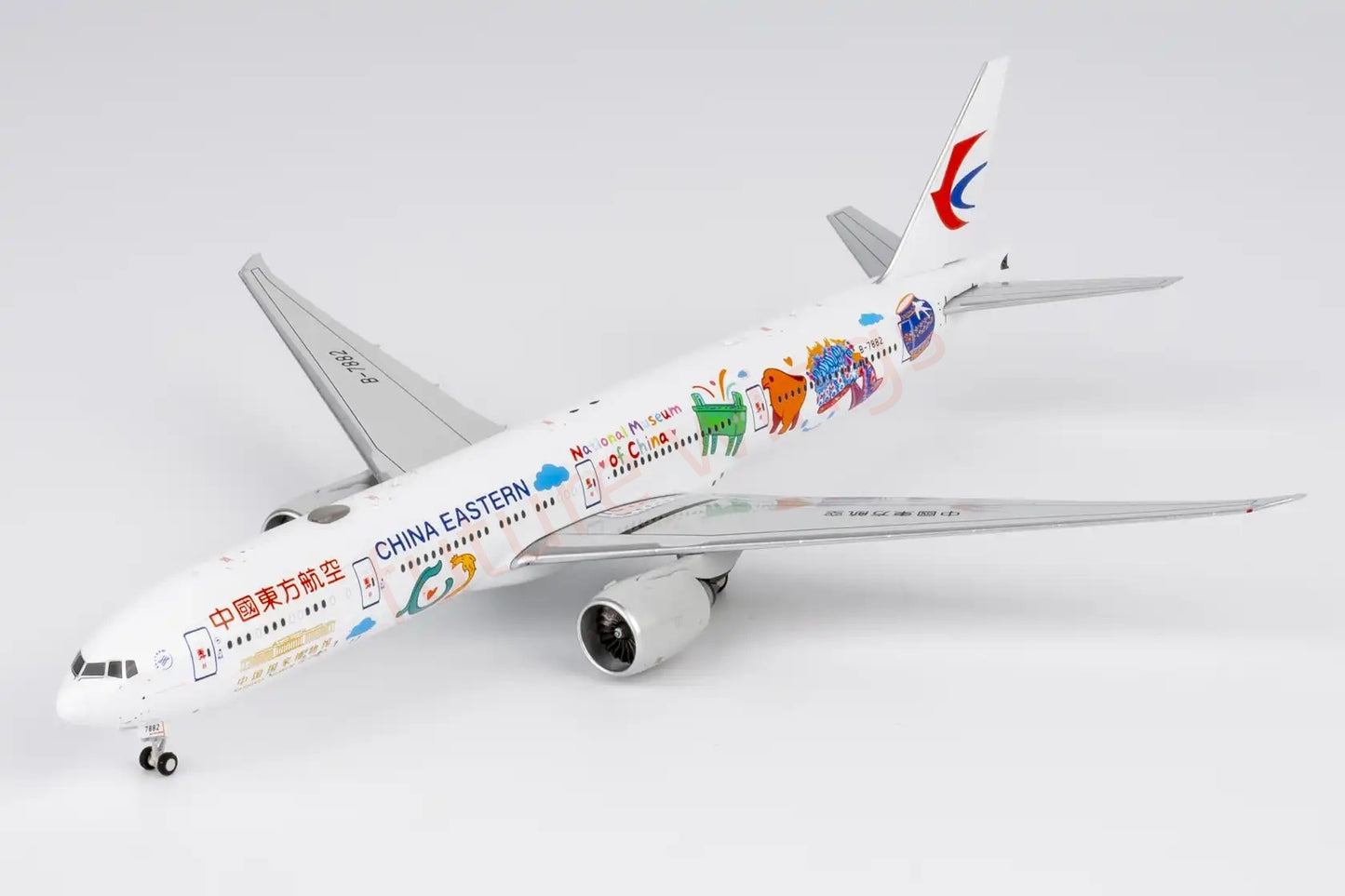 1:400 NG Models NG73089 China Eastern Airlines B777-300ER B-7882 Aircraft Model+Free Tractor