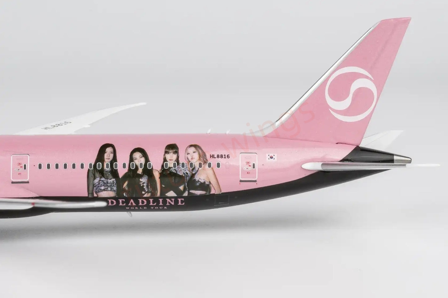 1:400 NG Models NG56035 Korean Airlines B787-10 HL8816 "BlackPink""Luxury Package" Aircraft Model+Free Tractor