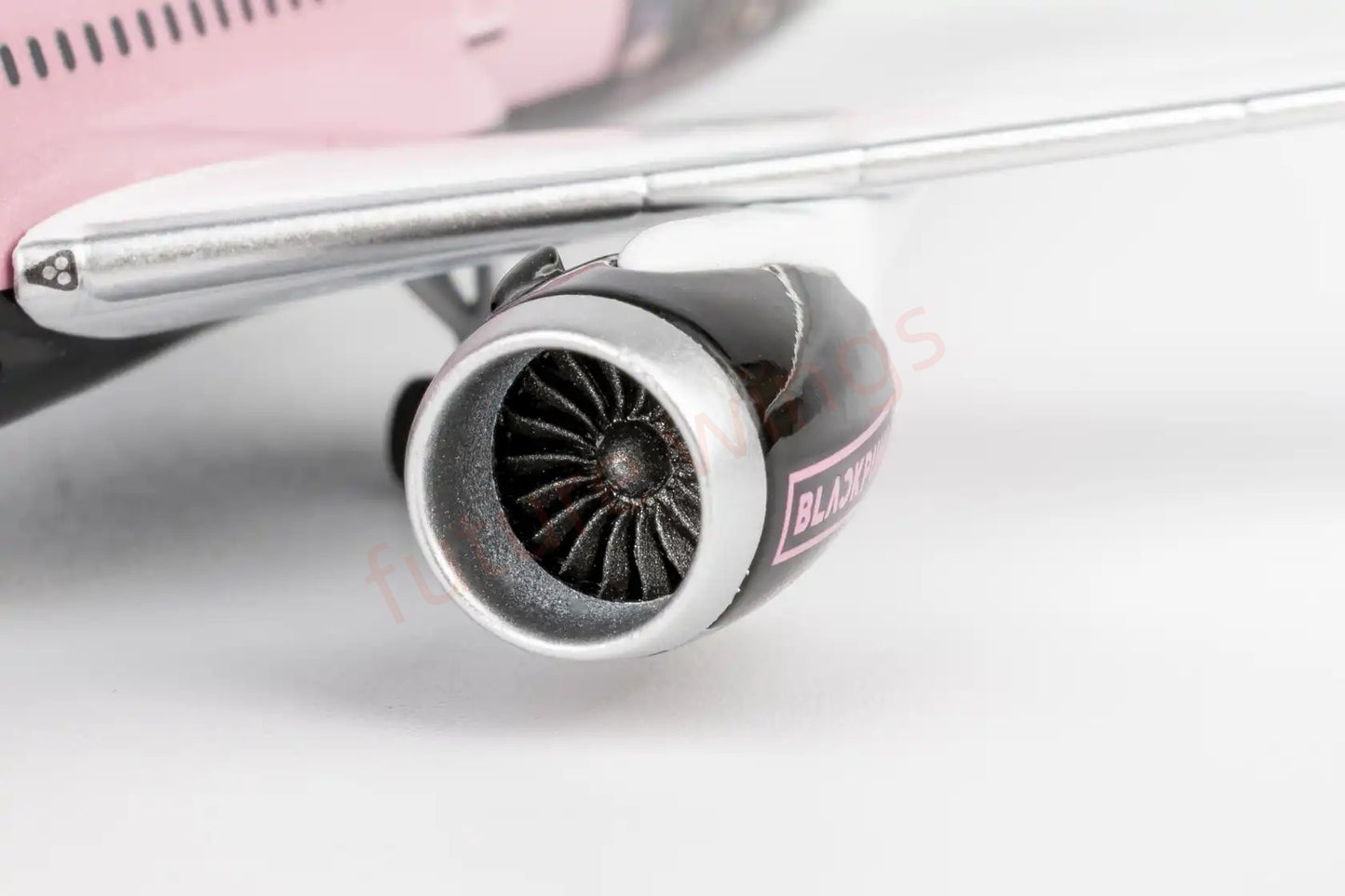 1:400 NG Models NG56034 Korean Airlines B787-10 HL8816 "BlackPink" Aircraft Model+Free Tractor