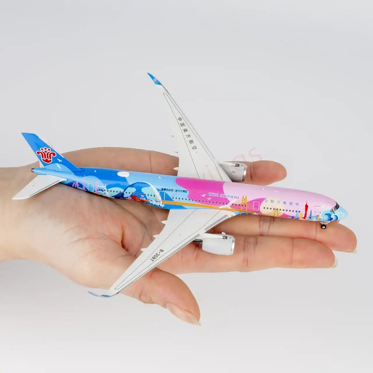 1:400 NG Models NG24185 China Southern Airlines A350-900 B-308T Aircraft Model+Free Tractor