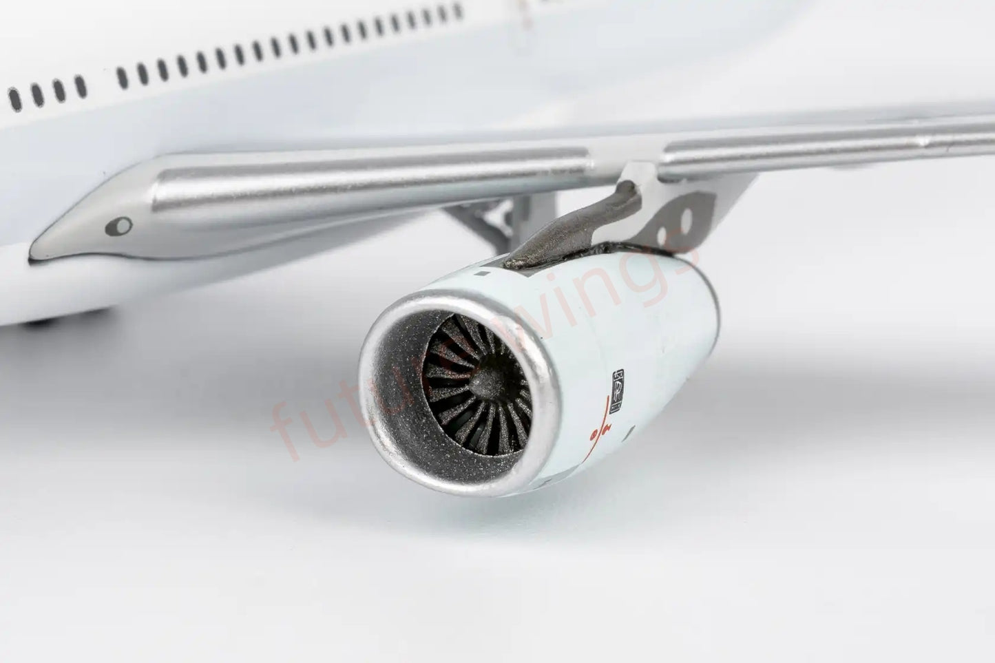 1:400 NG Models NG62082 Cathay Pacific A330-300 B-LAN Aircraft Model+Free Tractor
