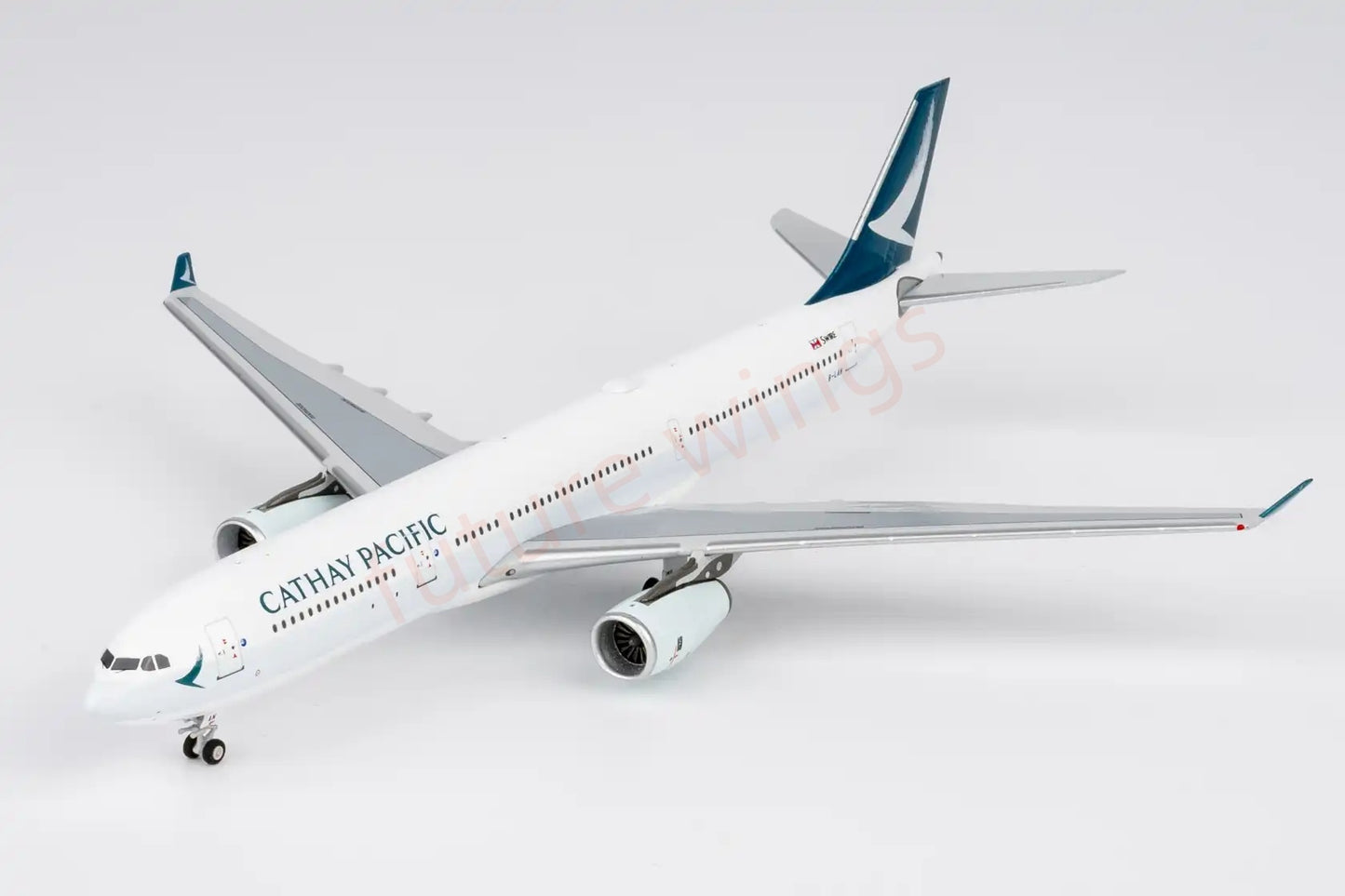 1:400 NG Models NG62082 Cathay Pacific A330-300 B-LAN Aircraft Model+Free Tractor