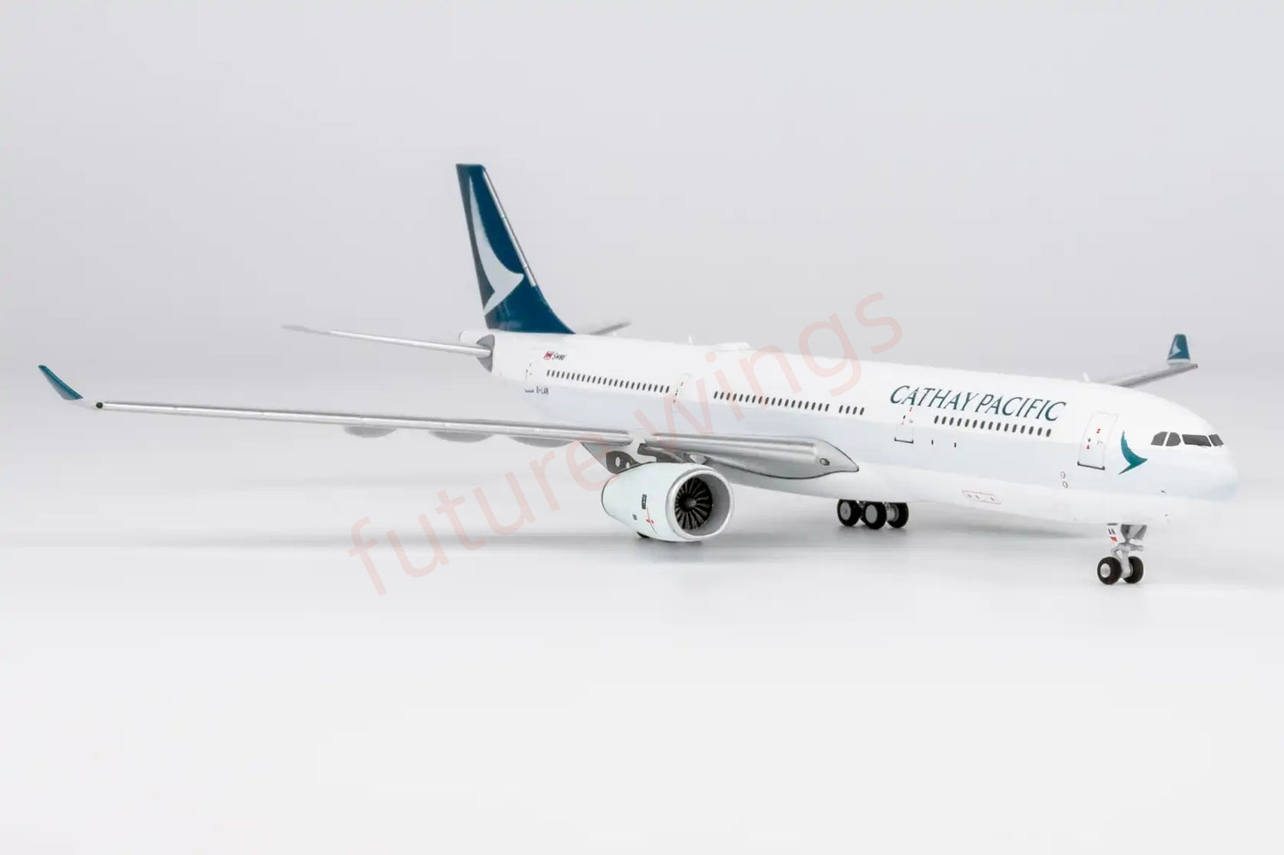 1:400 NG Models NG62082 Cathay Pacific A330-300 B-LAN Aircraft Model+Free Tractor
