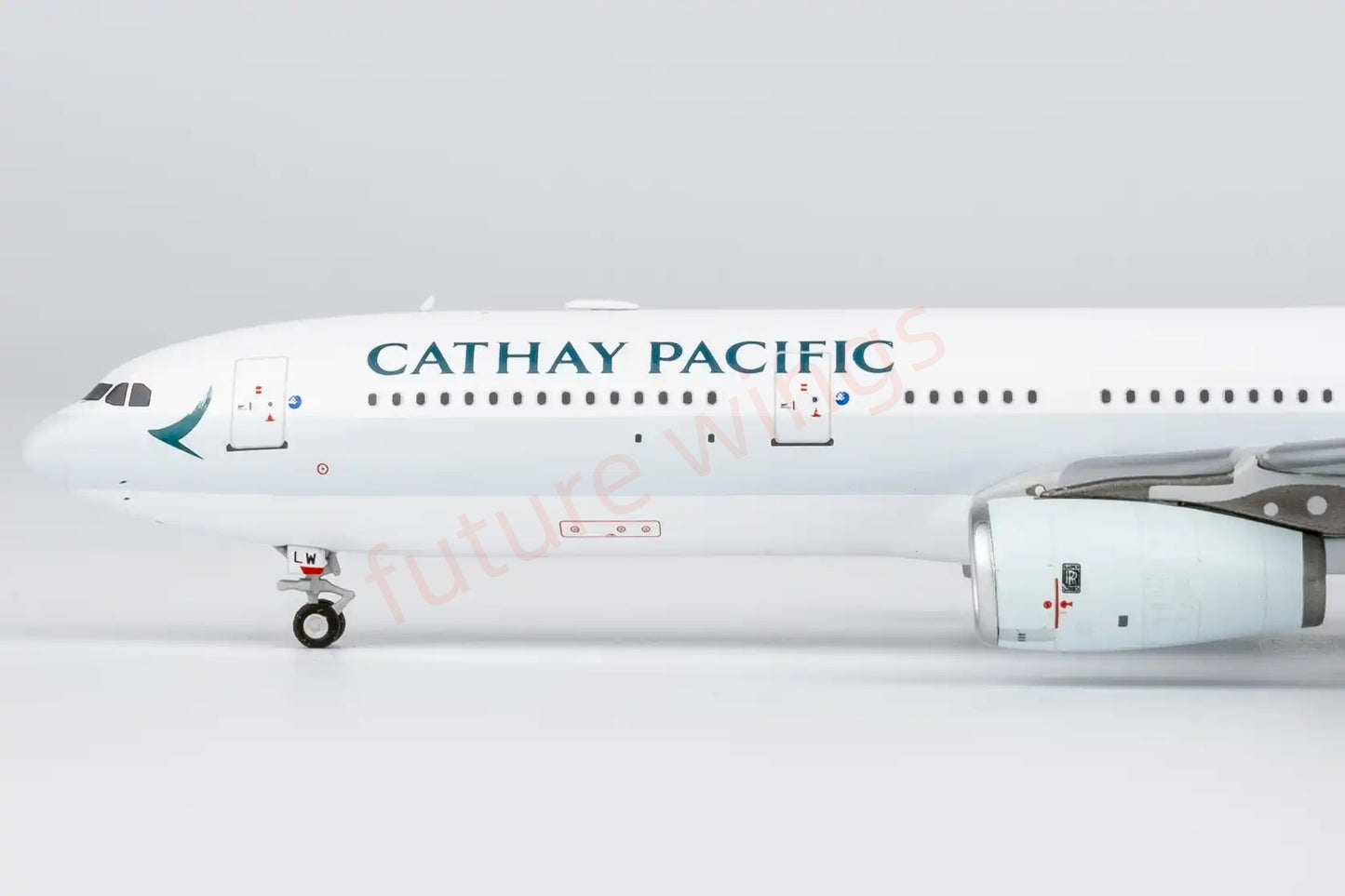1:400 NG Models NG62083 Cathay Pacific A330-300 B-HLW Aircraft Model+Free Tractor