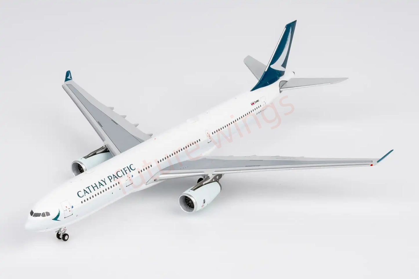 1:400 NG Models NG62083 Cathay Pacific A330-300 B-HLW Aircraft Model+Free Tractor