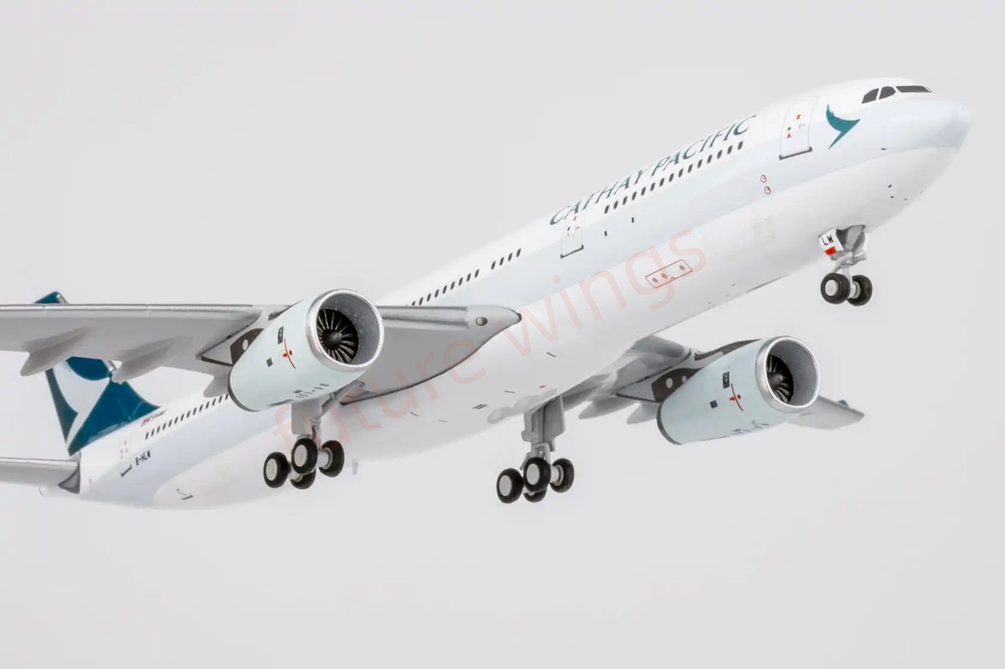 1:400 NG Models NG62083 Cathay Pacific A330-300 B-HLW Aircraft Model+Free Tractor