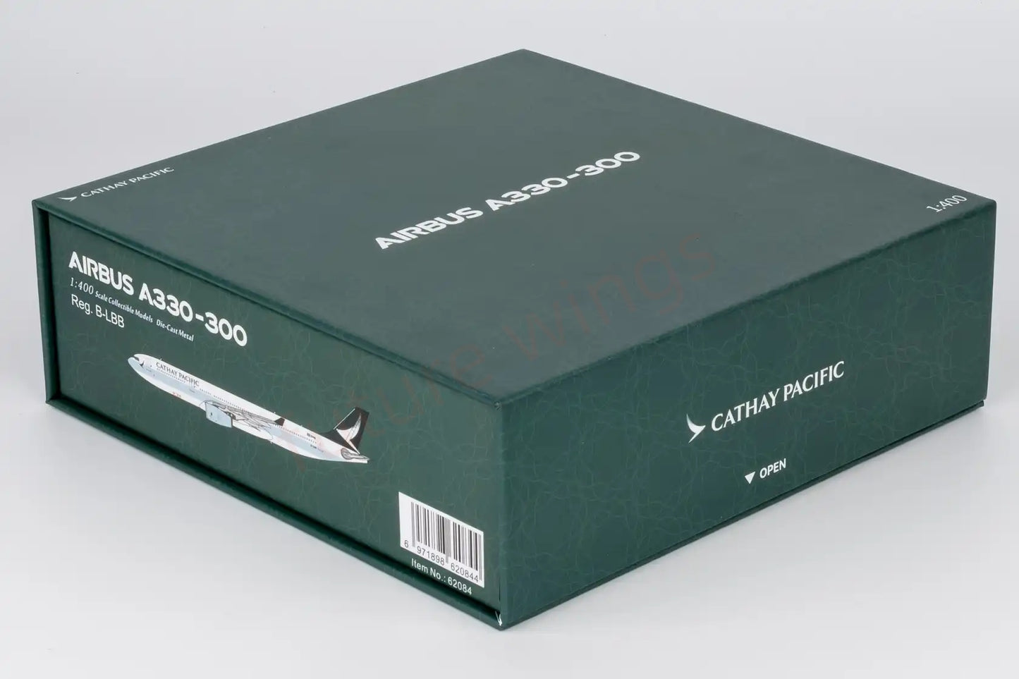 1:400 NG Models NG62084 Cathay Pacific A330-300 B-LBB "Luxury Package"Aircraft Model+Free Tractor