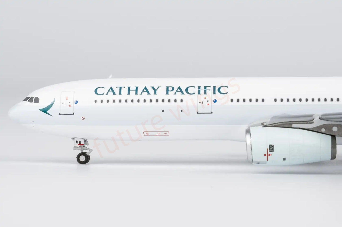 1:400 NG Models NG62084 Cathay Pacific A330-300 B-LBB "Luxury Package"Aircraft Model+Free Tractor