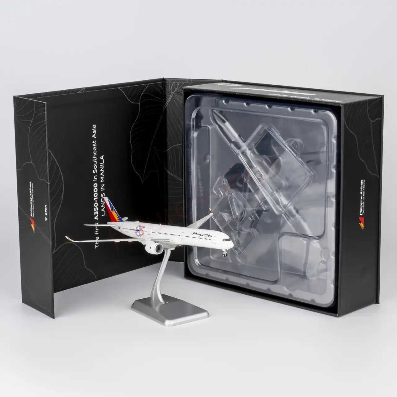1:400 NG Models NG57027 Philippine Airlines A350-1000 RP-C3510 "Luxury Package"Aircraft Model+Free Tractor