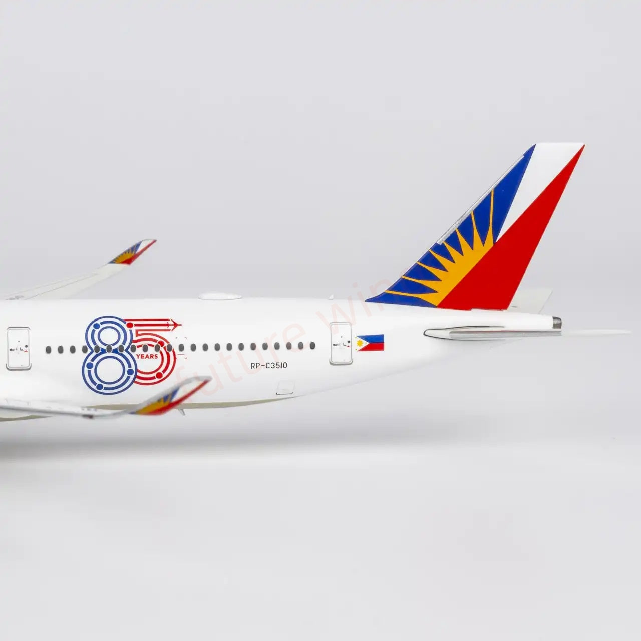 1:400 NG Models NG57027 Philippine Airlines A350-1000 RP-C3510 "Luxury Package"Aircraft Model+Free Tractor