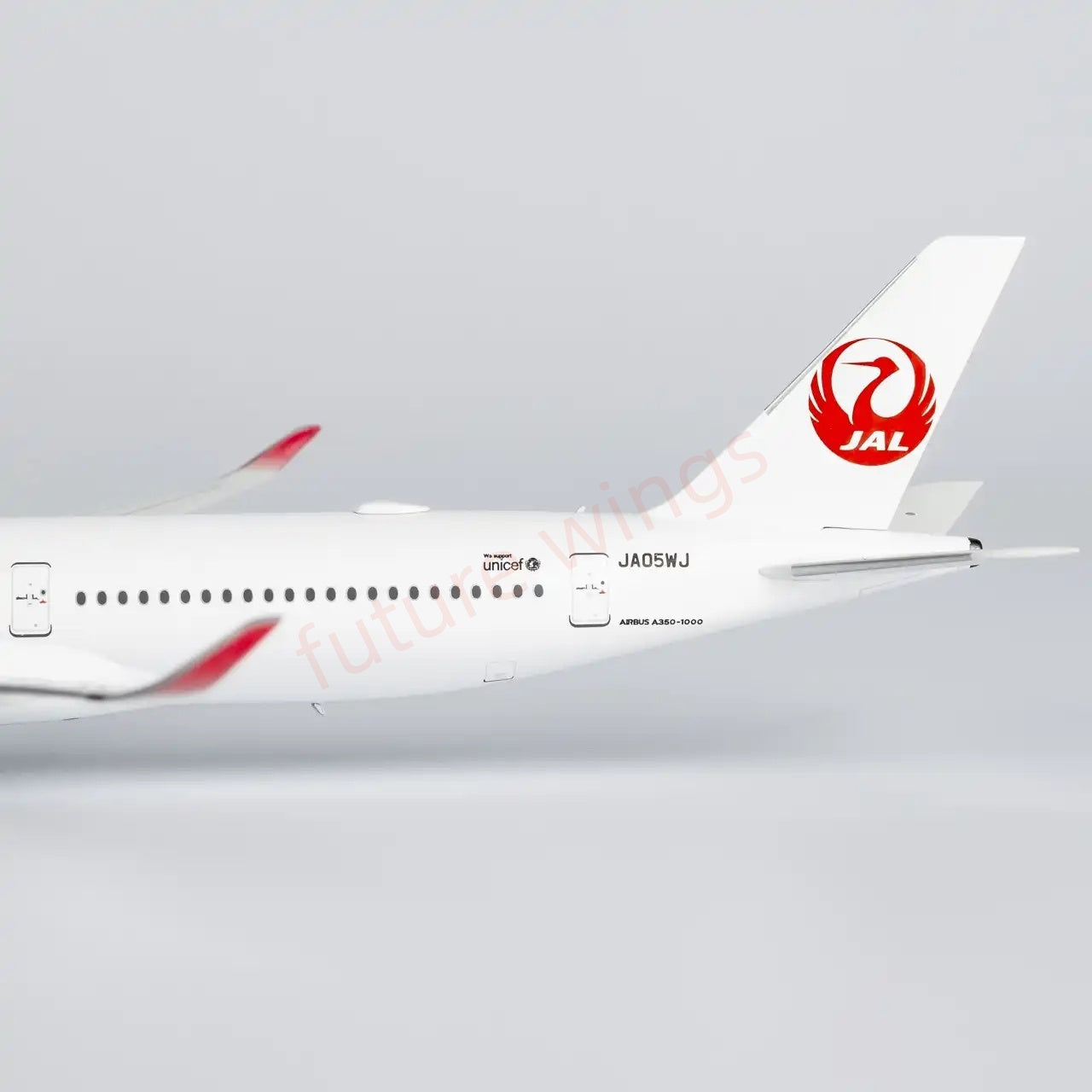 1:400 NG Models NG57017 Japan Airlines JAL A350-1000 JA05WJ Aircraft Model+Free Tractor