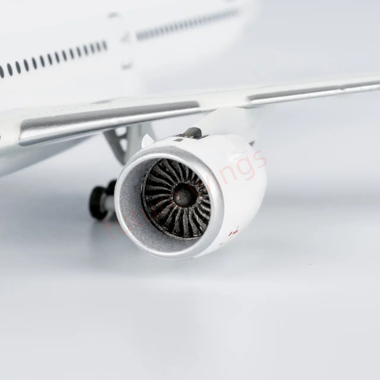 1:400 NG Models NG57017 Japan Airlines JAL A350-1000 JA05WJ Aircraft Model+Free Tractor
