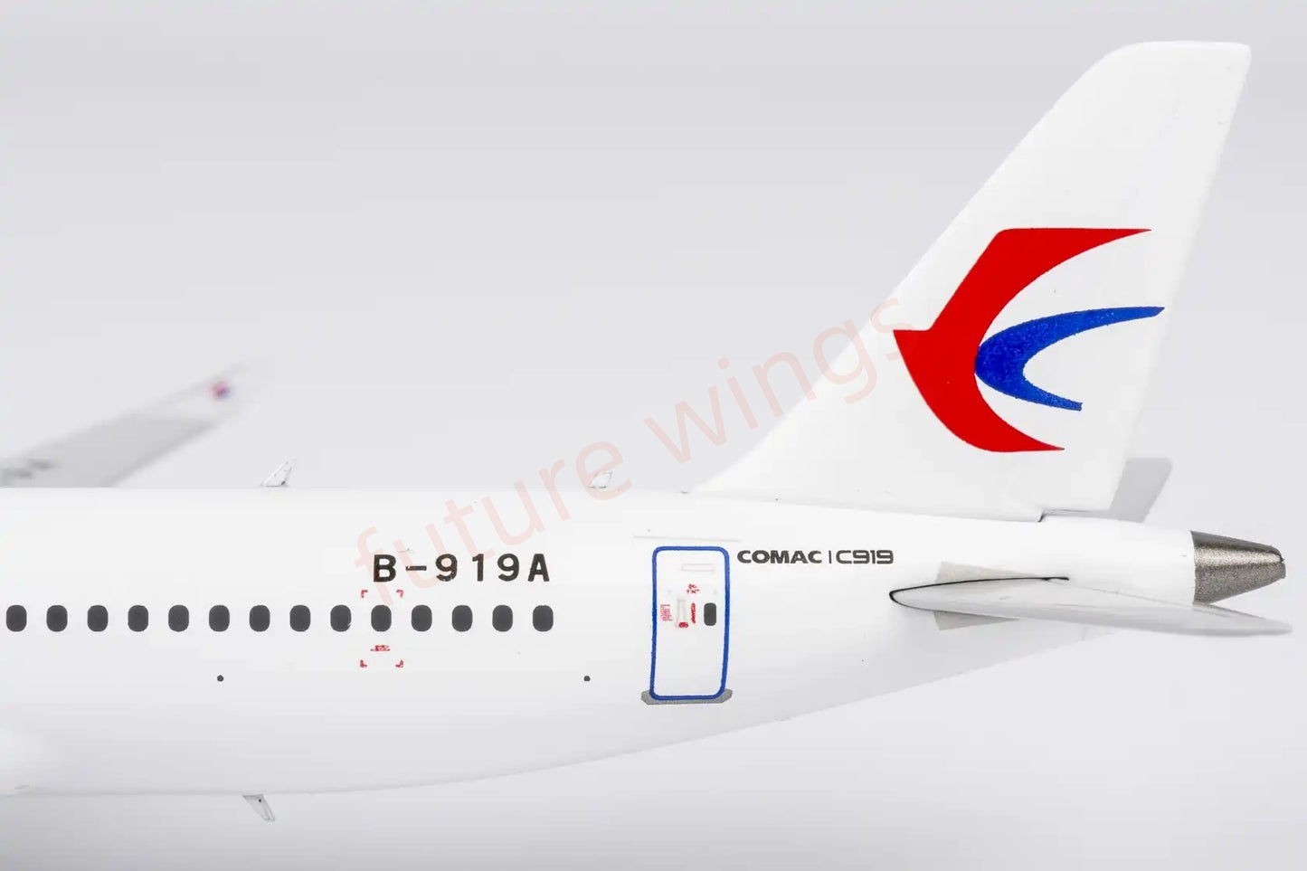 1:400 NG Models NG19201 China Eastern Airlines C919 B-919A Aircraft Model+Free Tractor