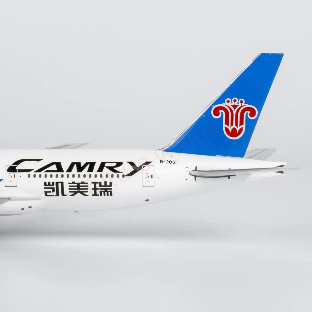 1:400 NG Models NG72067 China Southern Airlines B777-200 B-2051"TOYOTA CAMRY"Aircraft Model+Free Tractor