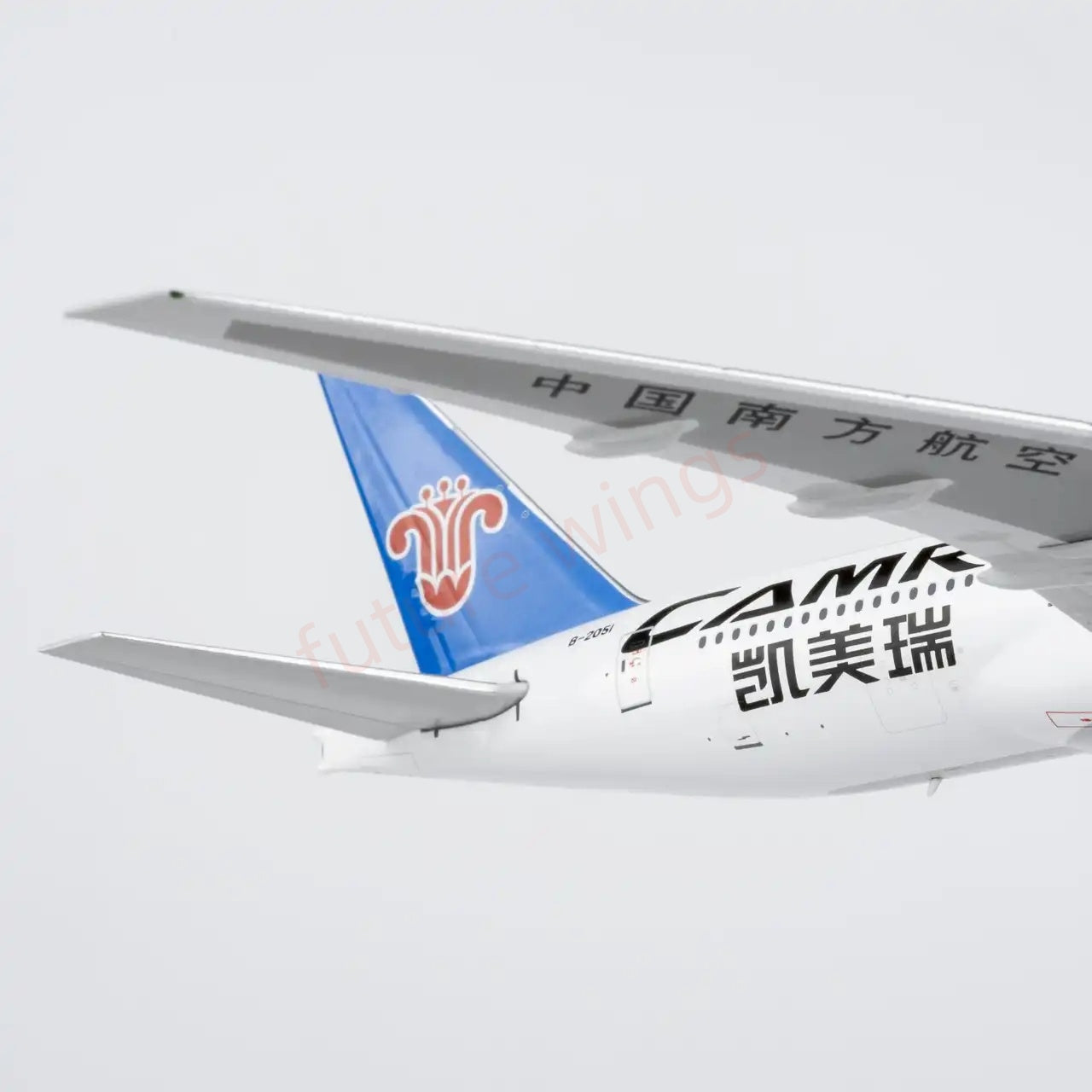 1:400 NG Models NG72067 China Southern Airlines B777-200 B-2051"TOYOTA CAMRY"Aircraft Model+Free Tractor