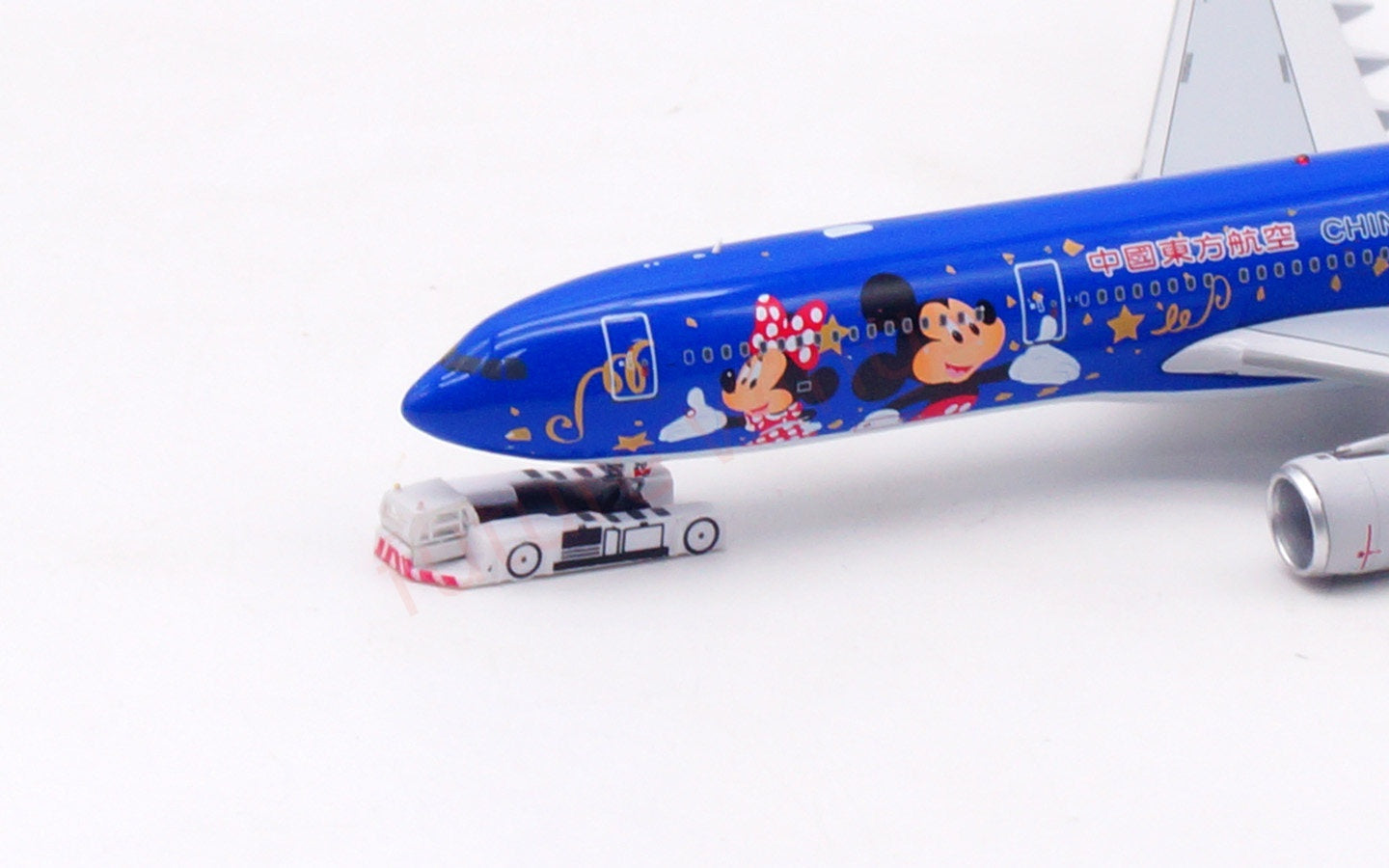 1:400 Aviation400 China Eastern Airlines A330-300 B-6120 Aircraft Model Free Tractor+Stand