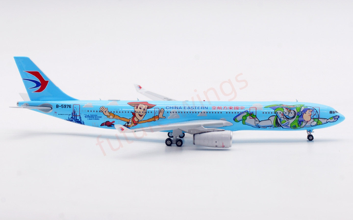1:400 Aviation400 China Eastern Airlines A330-300 B-5976 Aircraft Model Free Tractor+Stand