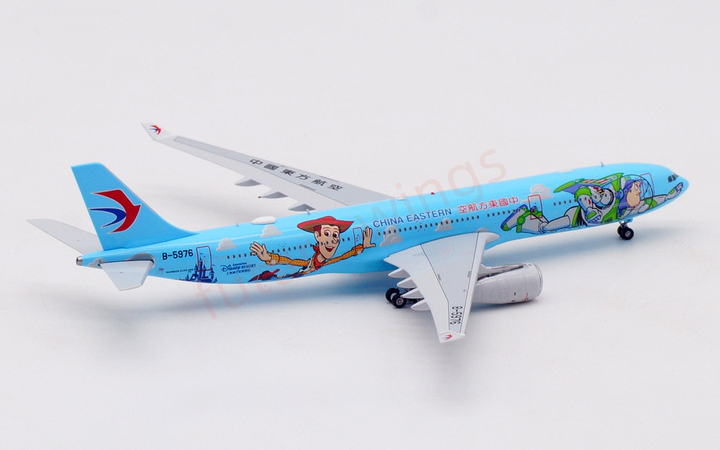 1:400 Aviation400 China Eastern Airlines A330-300 B-5976 Aircraft Model Free Tractor+Stand