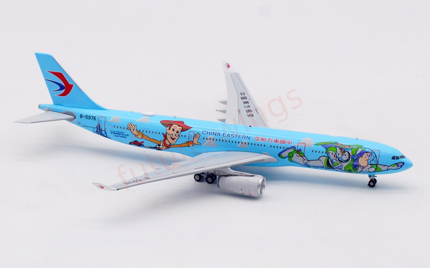 1:400 Aviation400 China Eastern Airlines A330-300 B-5976 Aircraft Model Free Tractor+Stand