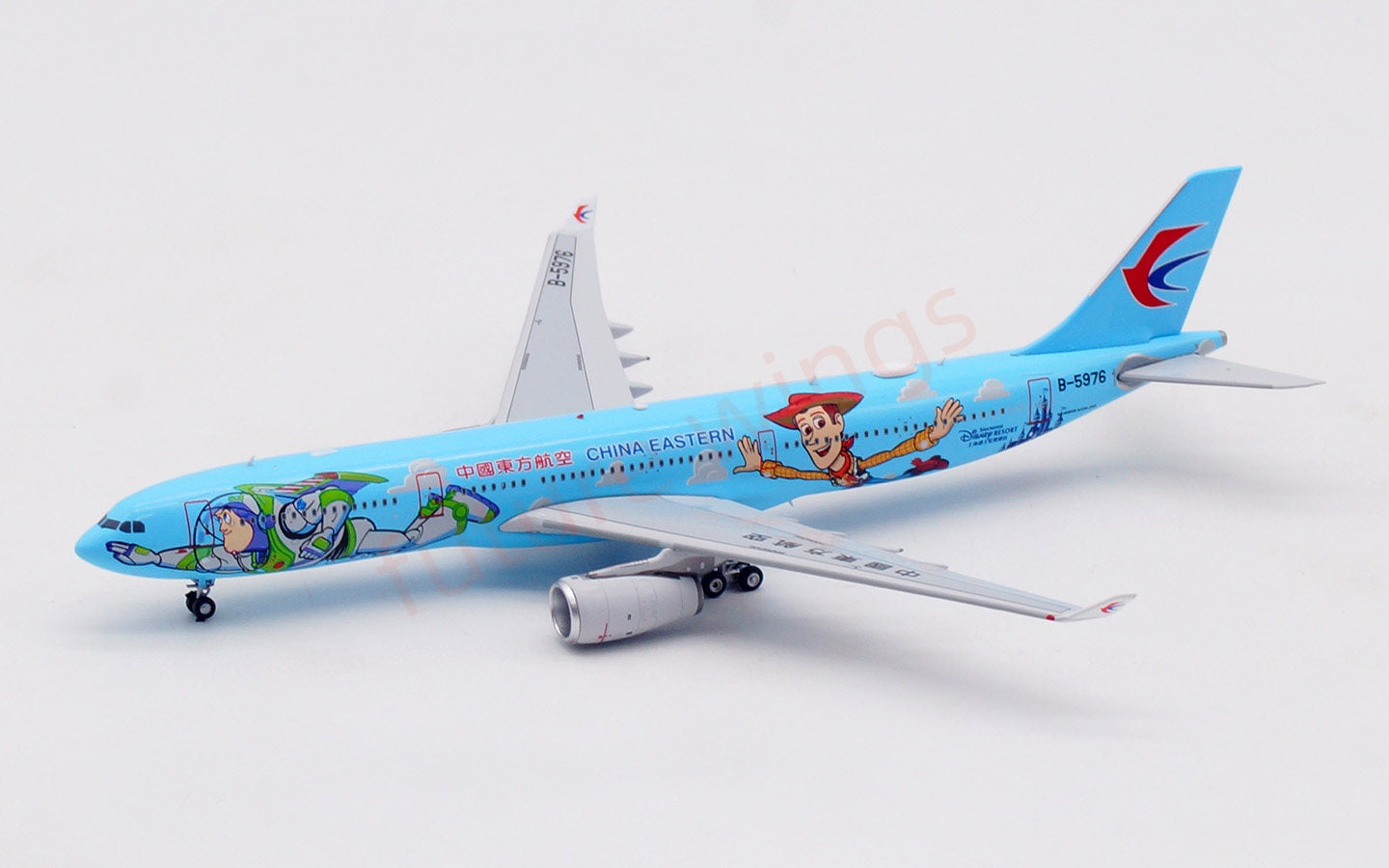 1:400 Aviation400 China Eastern Airlines A330-300 B-5976 Aircraft Model Free Tractor+Stand