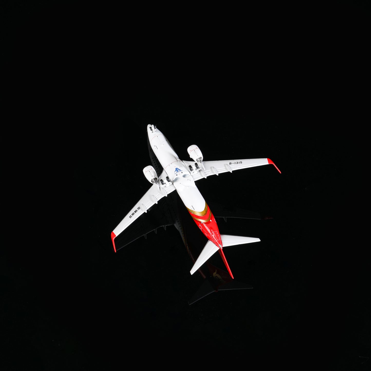 1:400 AeroPolaris Kunming Airlines B737-800 B-1315 Aircraft Model+Free Tractor