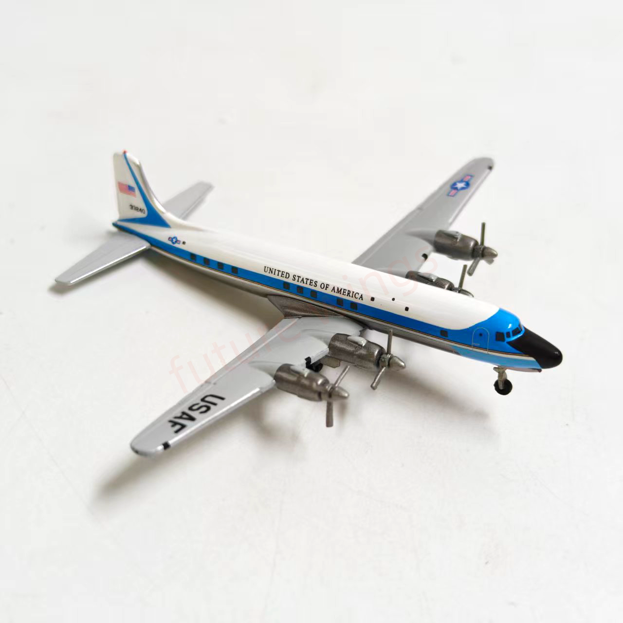 1:500 Herpa Wings 537001 USAF Douglas VC-118A 53-3240 Diecast Aircraft Model